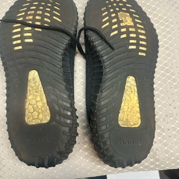 Yeezy v2 low bred Ape 779001 - Picture 7 of 10